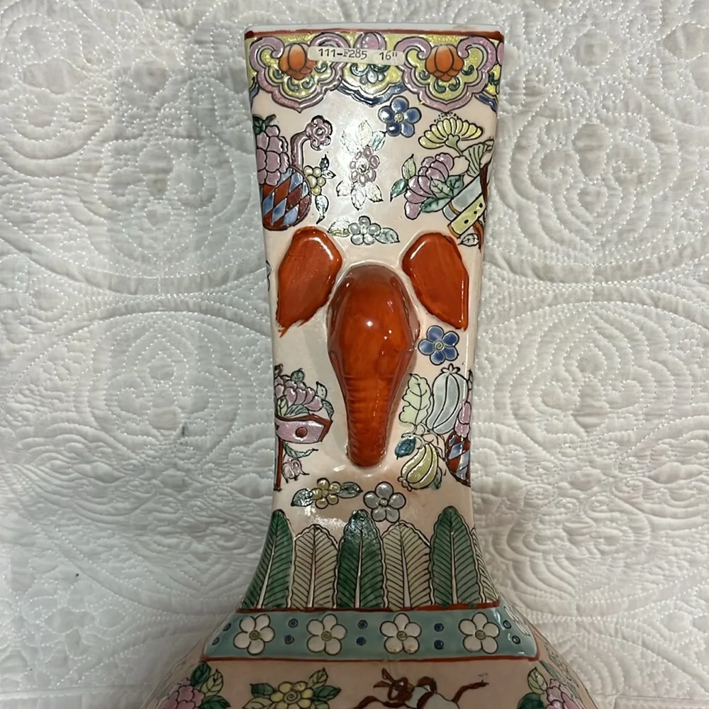 Beautiful‎ large elephant handled Oriental vase
